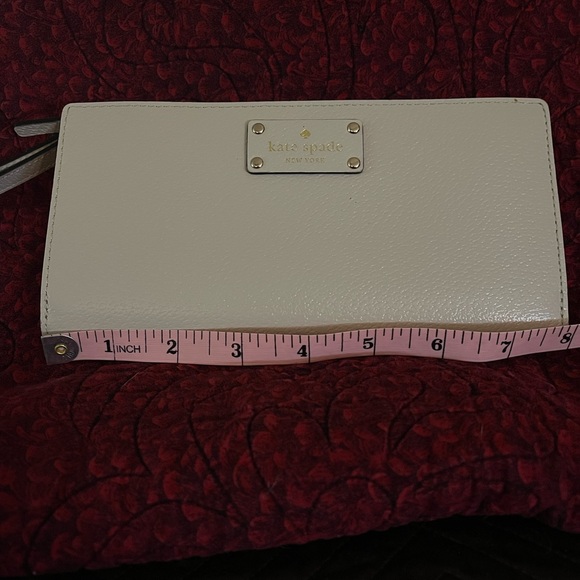 Kate spade wristlet wallet. - Picture 2 of 4